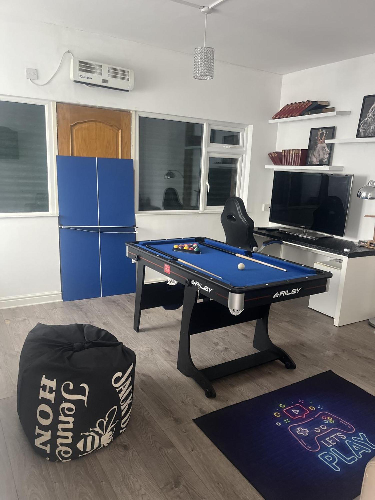 City Reach Retreat Spacious 4Bed House Startford Maryland Great Transport Links London Room photo