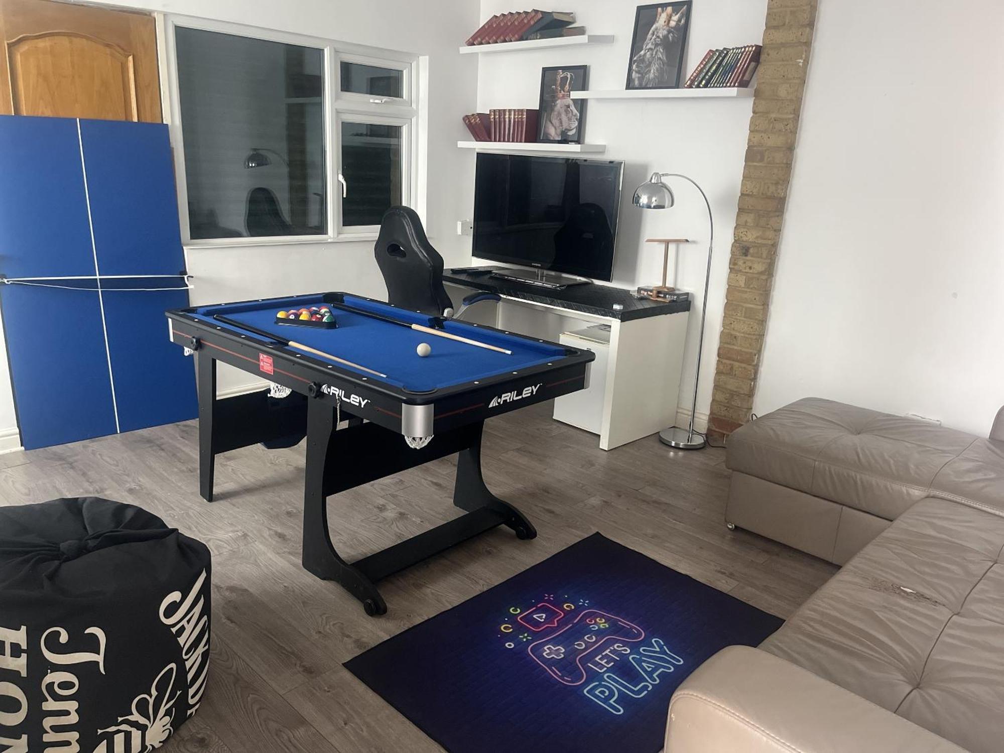 City Reach Retreat Spacious 4Bed House Startford Maryland Great Transport Links London Room photo